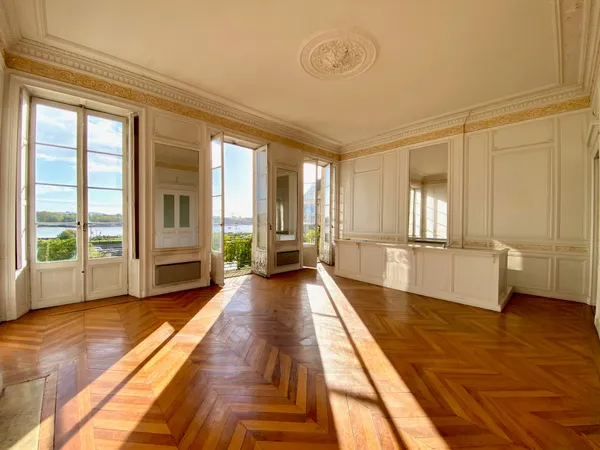 Vends appartement 113m² Bordeaux Grand Théâtre - Vue Garonne - 1er étage - Balcon - Ascenseur