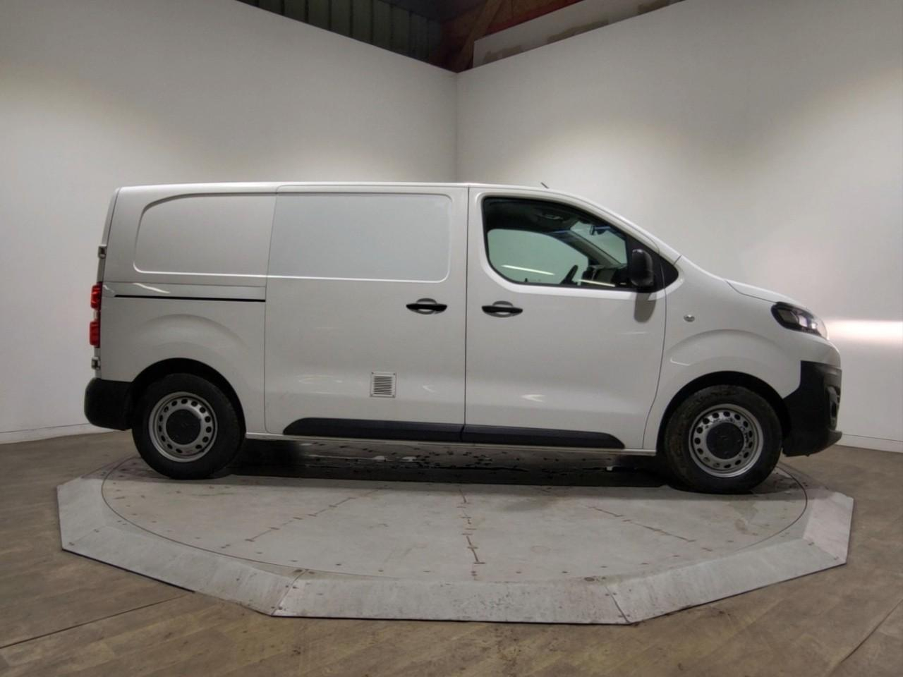 Citroën Jumpy fgn m bluehdi 180 s&s eat8 driver — photo 6
