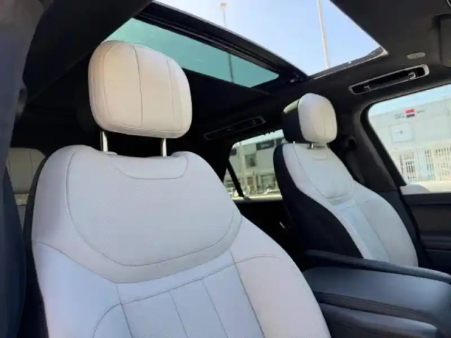 Land Rover Range Rover sport 3.0 p550e 550ch phev autobiography — photo 10