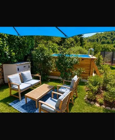 Maison avec jardin et piscine