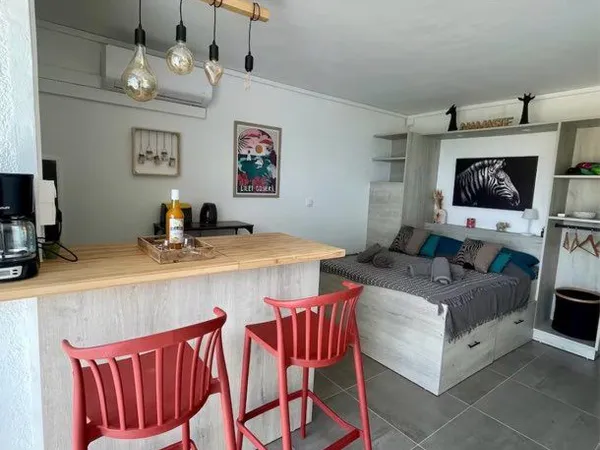 Magnifique studio à louer - Vue mer