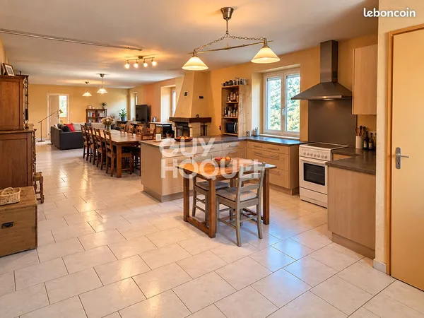 Propriété 6 pièces 259 m²