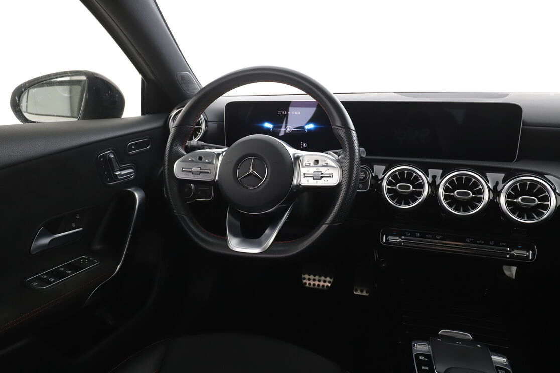 Mercedes-Benz Classe A 180 d AMG Line 7G-DCT — photo 12
