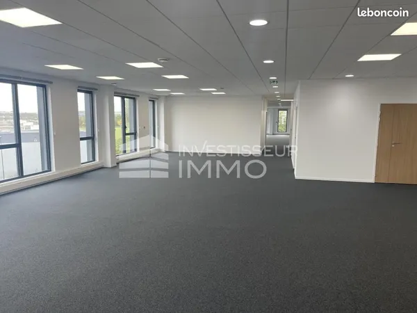 Local logistique 5 200 m²