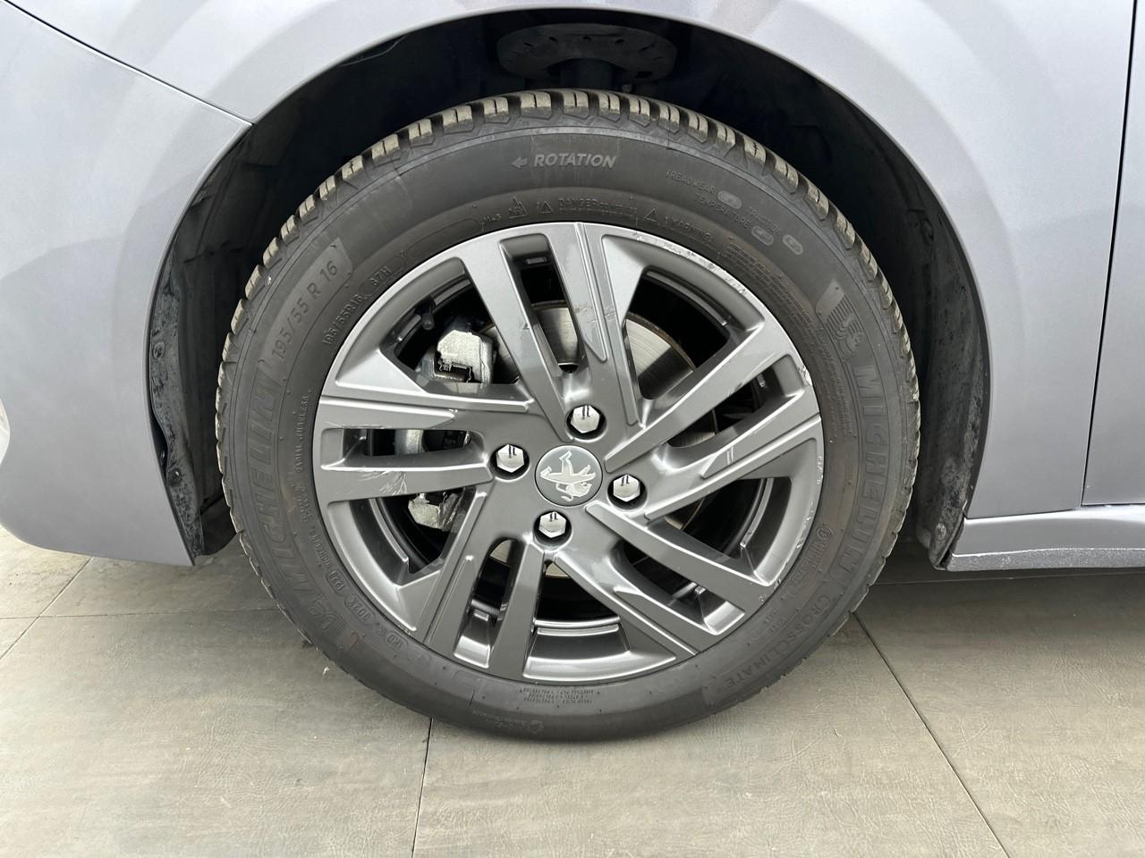 Peugeot 208 puretech 100 s&s bvm6 style — photo 14