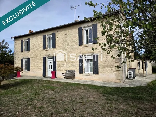 Maison en pierre rénovée, climatisée, quatre chambres, trois salles d'eau , chambre rez-de-chaussée,