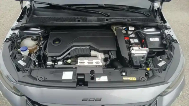 Peugeot 208 hybrid 110 e-dcs6 — photo 56