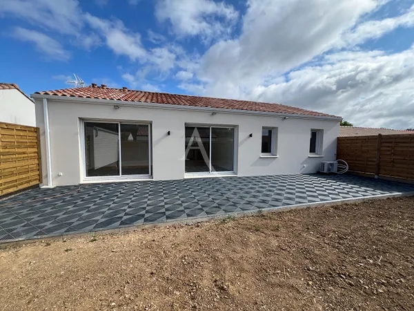 Maison Saint Hilaire La Foret 4 pièce(s) 87 m2