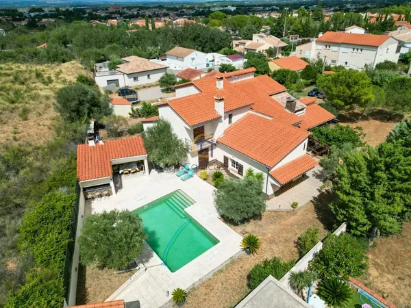 Résidence de caractère - environnement recherché - 322m2 - 6