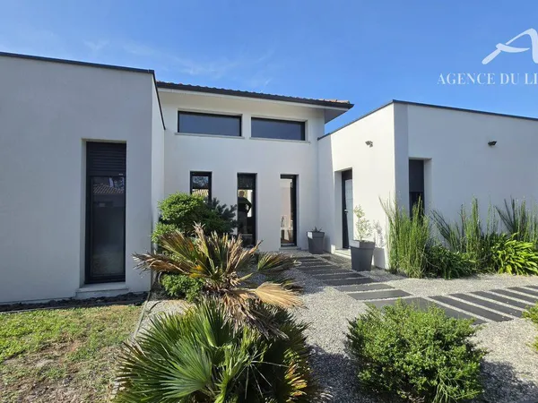 Maison de plain-pied 5 pièces 148 m²