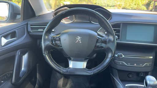 Peugeot 308 SW 1.5 BlueHDi 130 - Allure – 2018 – 114193 km – Diesel – Boîte Manuelle — photo 38