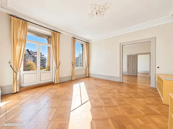 Appartement 7 pièces 205 m²