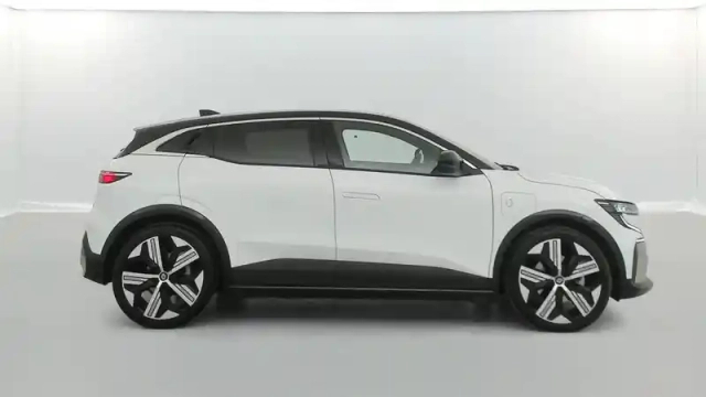 Renault Megane e-tech 220 ch autonomie confort gsr2 — photo 38