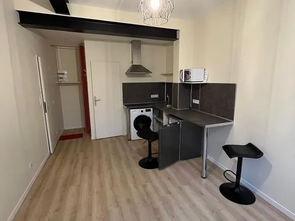 Studio 19m² avec terrasse 7m² rénové - Talence Roustaing