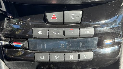 Peugeot 2008 Crossway 1.2 130.00 - Crossway – 2019 – 98297 km – Essence – Boîte Manuelle — photo 16