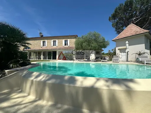 Propriété 9 pièces 309 m²