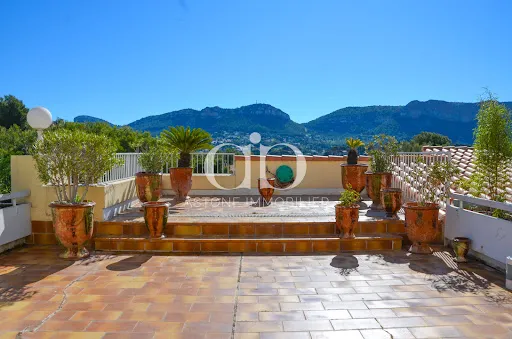 Appartement 7 pièces 144 m²
