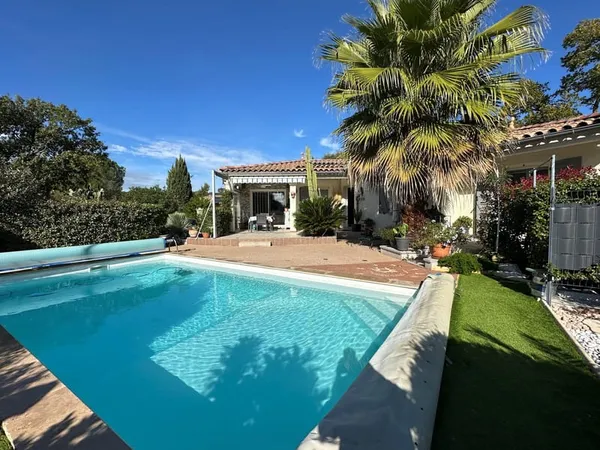 7 Min. d'Uzès. Maison de 4 chambres. Piscine. Garage. DPE A.