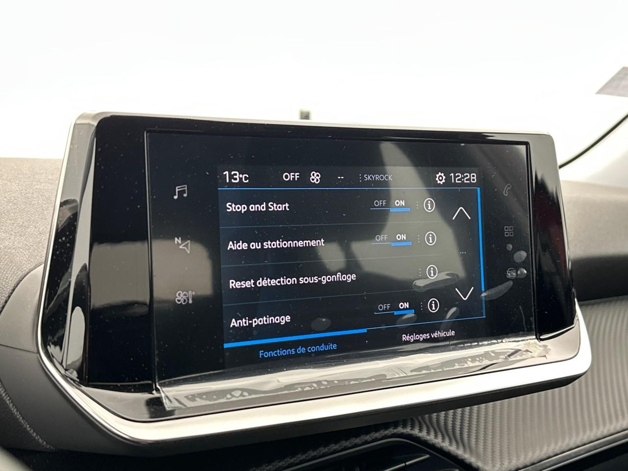 Peugeot 2008 puretech 130 s&s bvm6 style — photo 26