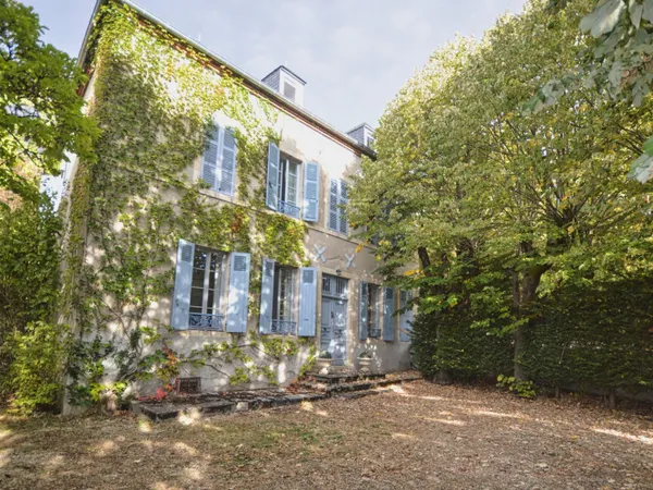 Maison 9 pièces 240 m²