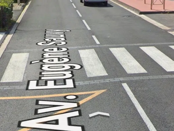 Place de parking dans Avenue Eugène Sauvy