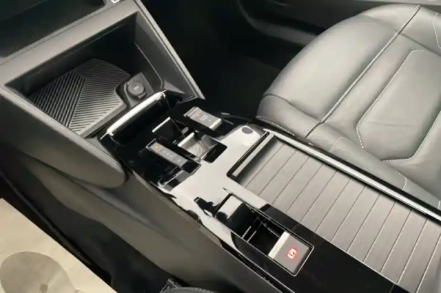 Citroën C4 puretech 130 s&amp;s eat8 — photo 44