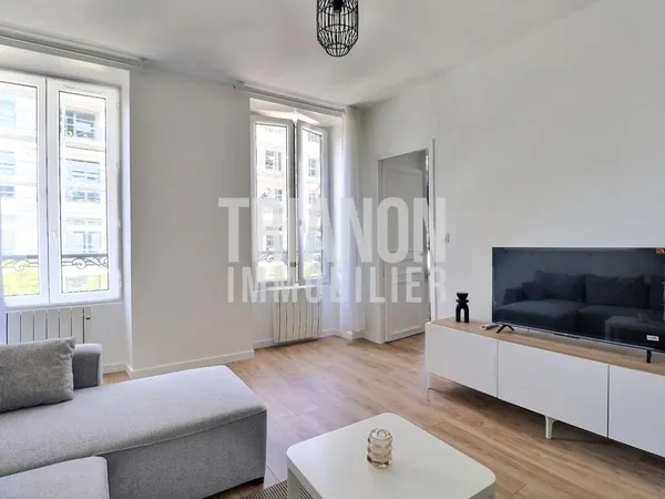 APPARTEMENT 2 PIÈCES ENTIÈREMENT RÉNOVÉ – CENTRE-VILLE DE POISSY