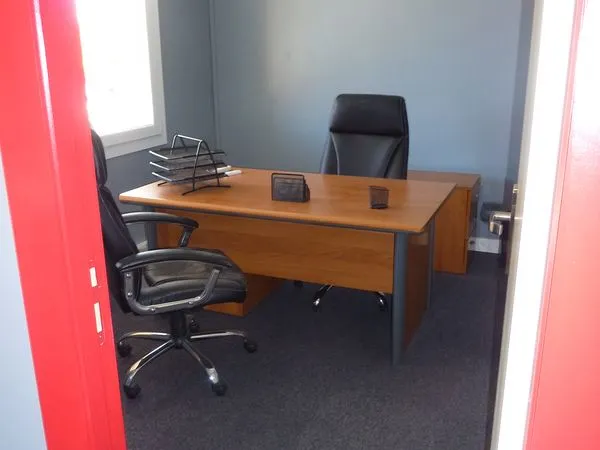 Bureau et espace de travail Location Bédarrides 13m² 290€