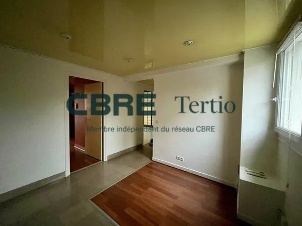 Bureau 55 m²