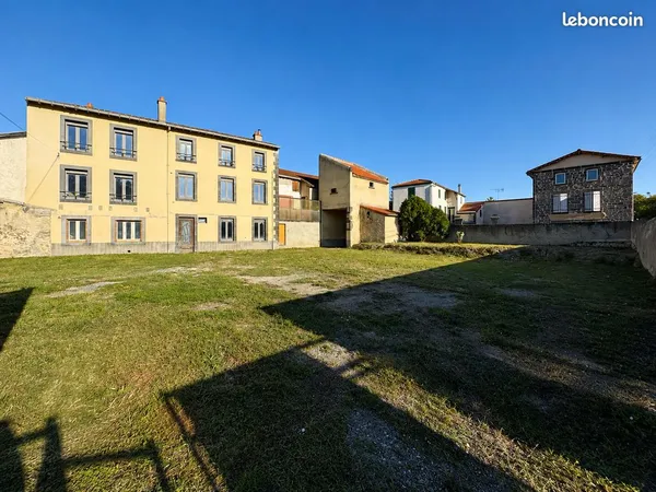 Maison de caractère à rénover 210 m² - Terrain 764 m² - Ennezat centre