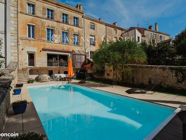 Maison de ville 7 pièces 240 m²