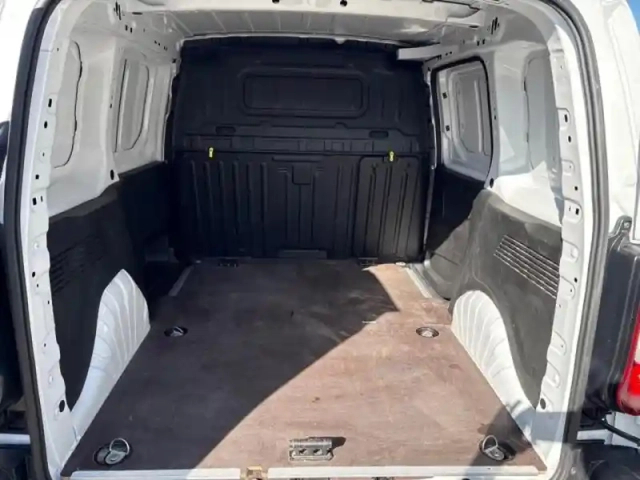 Opel Combo cargo m 650kg bluehdi 100ch s&amp;s pack premium connect — photo 6