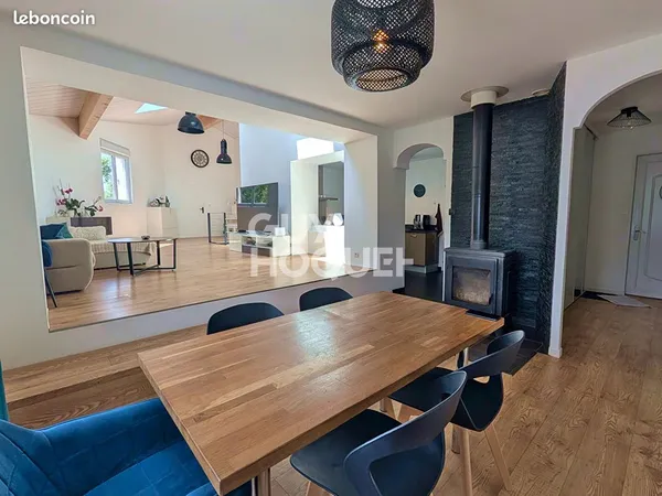 Maison 6 pièces 229 m²