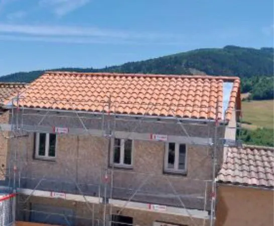 Petite maison village renovée avec jardin