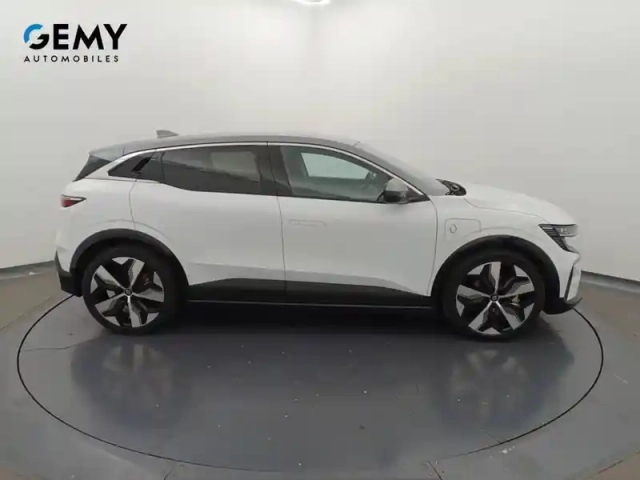 Renault Megane e-tech ev60 220 ch super charge — photo 19