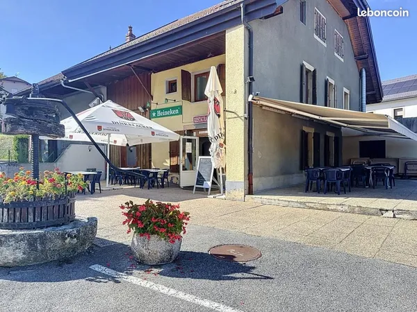 Fonds de commerce bar 152 m²
