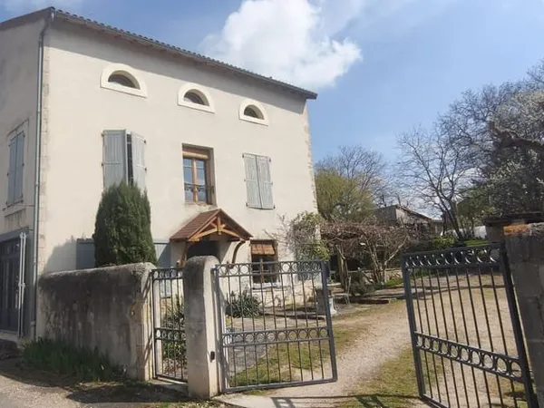 Maison familiale de 170 m2 avec gîte classé terrain 2 737