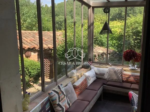 Saint-André-de-Roquepertuis : maison F11 (360 m²) à vendre