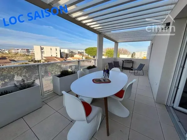 BEL APPARTEMENT EN RESIDENCE AVEC PARKING ET ASCENSEUR