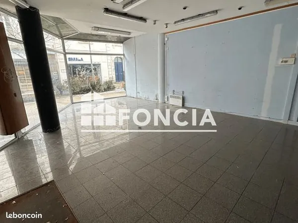 Local commercial 135 m²