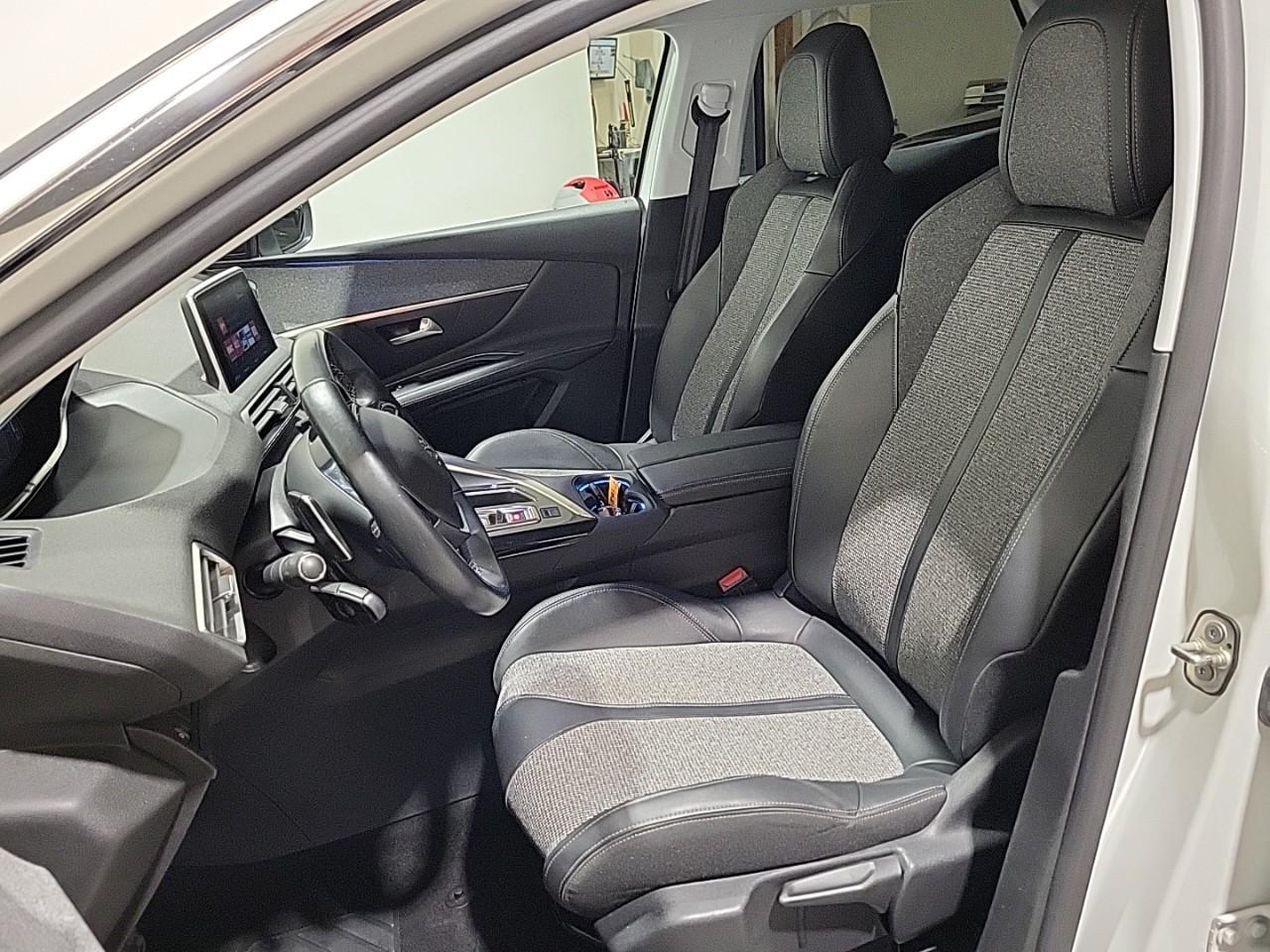 Peugeot 3008 puretech 130ch s&s eat8 allure — photo 10