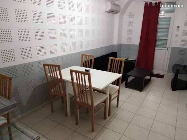 Appartement 32m2 derrière mairie de Moulins