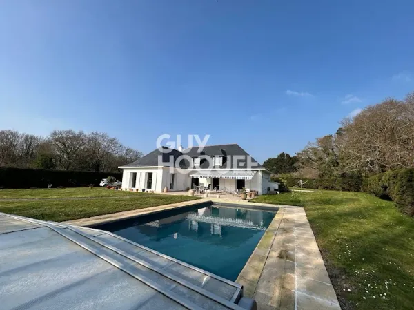 Maison 8 pièces 270 m²