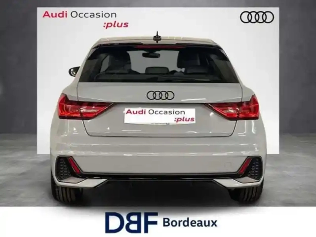 Audi A1 30 tfsi 110 ch s tronic 7 s line — photo 4