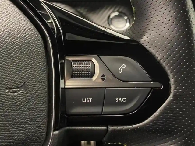 Peugeot 208 e- 136ch allure — photo 13