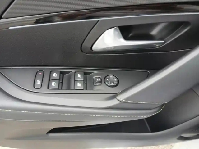 Peugeot 208 electrique 50 kwh 136ch gt — photo 20