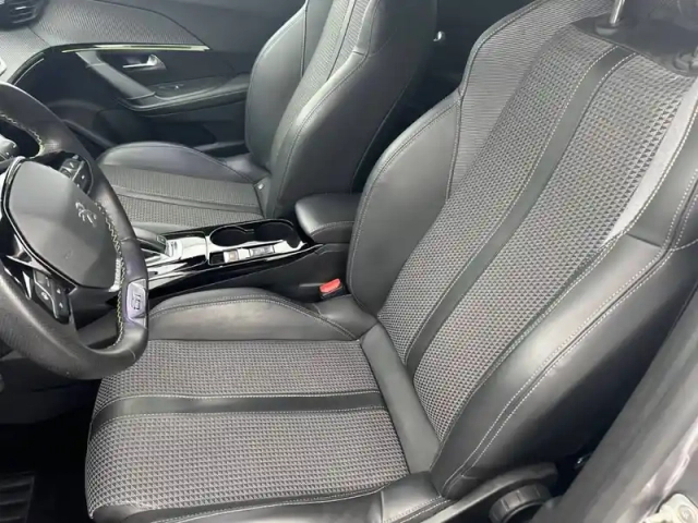 Peugeot 2008 puretech 130 s&amp;s eat8 — photo 11