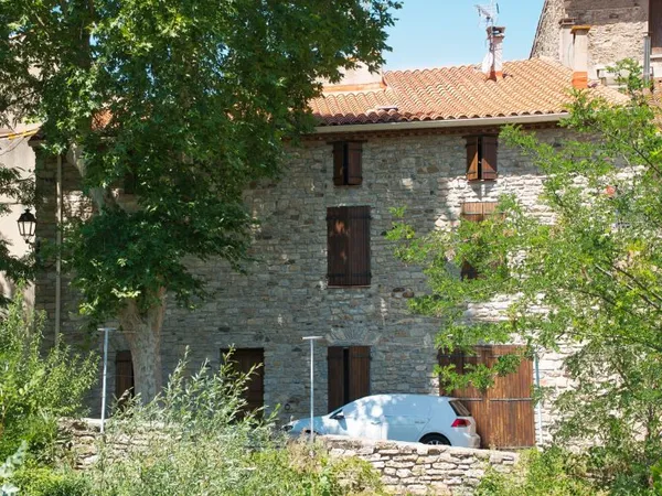 Maison de Village 120 m2 - 6 pièces 4 chambres - grenier 83 m2