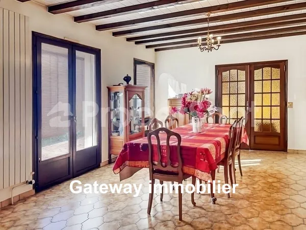 Grande maison familiale à vendre à Courpière 250 m2 habitab