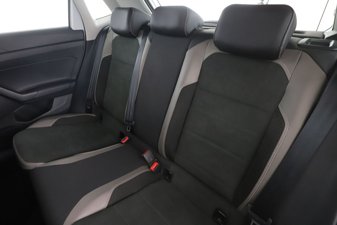 Volkswagen Polo 1.0 TSI Carat DSG7 — photo 13